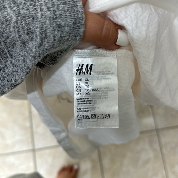 NEW Disney H&M Mickey & Minnie Tee - Picture 5 of 6